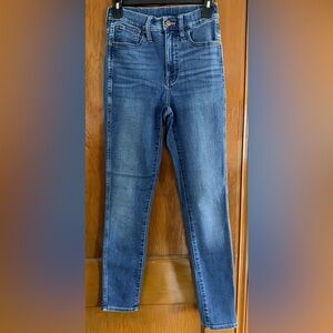 Madewell high-waisted blue denim jeans #denim #highwaisted